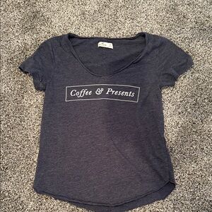 Hollister graphic tee